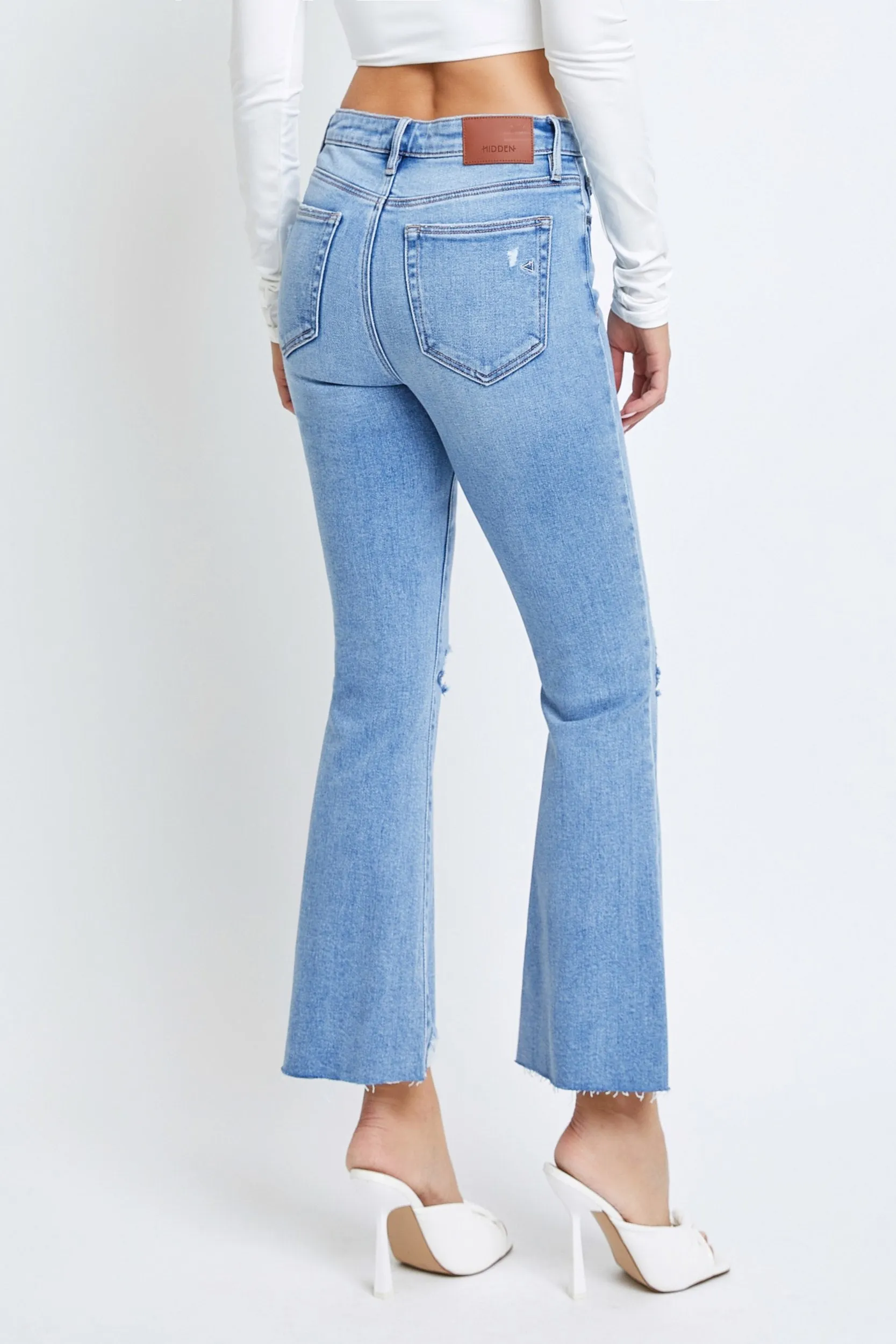 [HAPPI] LIGHT WASH DISTRESSED CLEAN CUT CROPPED FLARE